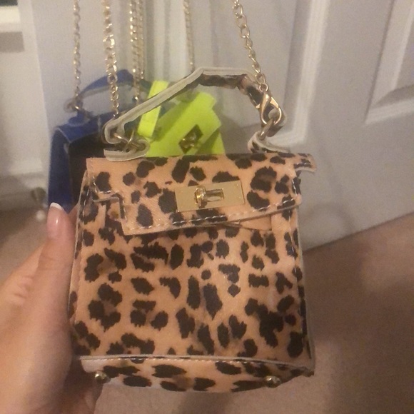 MINI TINY CROSS BODY BAGS FROM PRETTYLITTLETHING - Picture 2 of 4